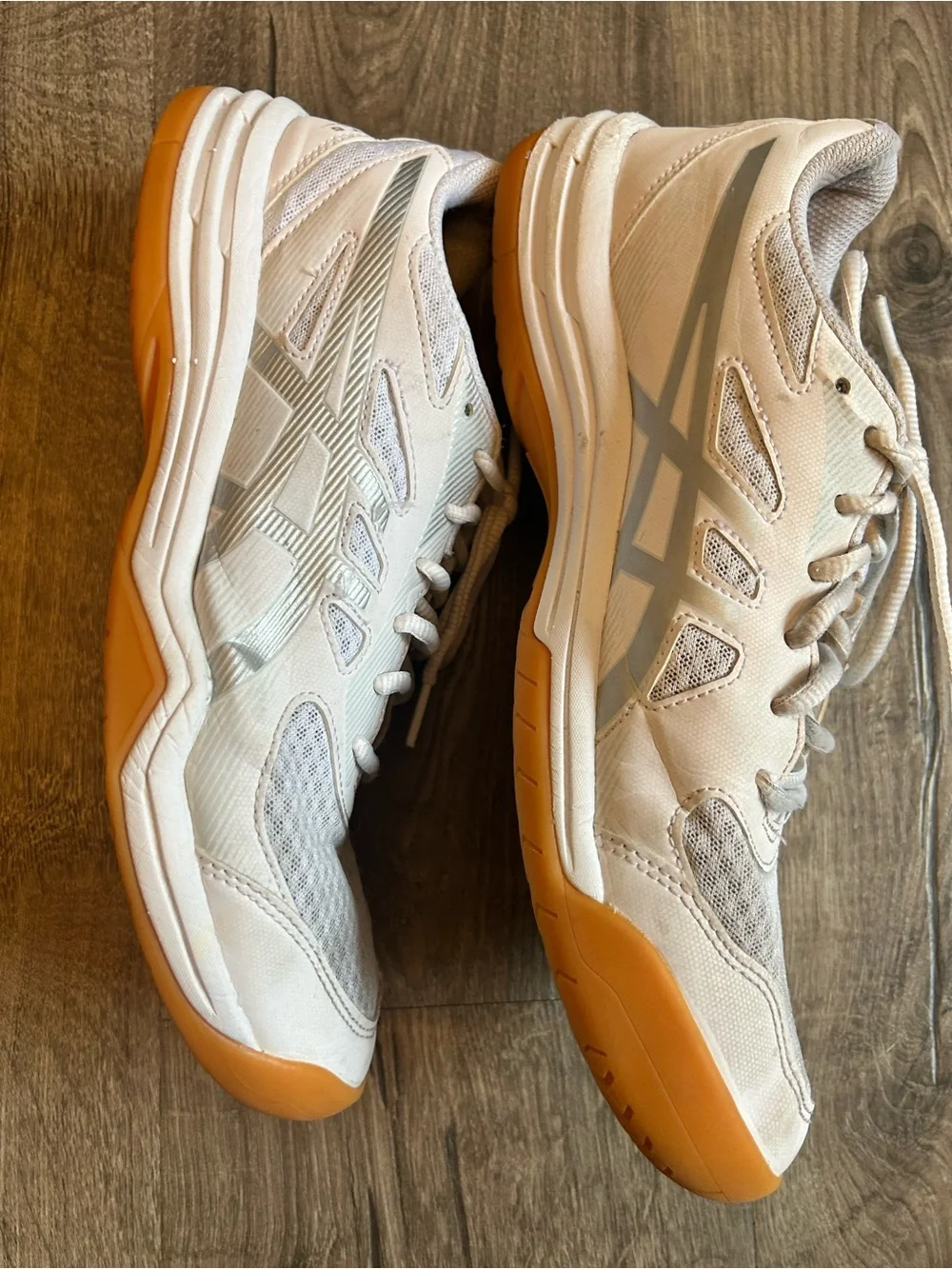 Aasics Upcourt Indoor Court Volleyball Shoes- White with Gum Outsole - Picture 4 of 9
